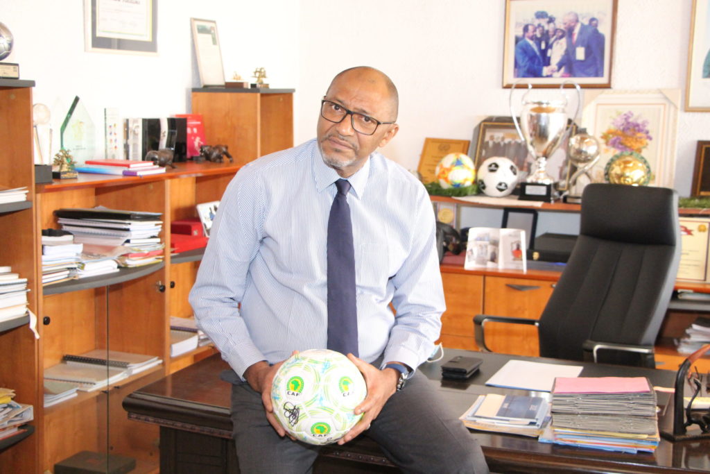 Le Camerounais Seidou Mbombo Njoya, chef de la délégation de la CAF pour une visite d’inspection en Algérie